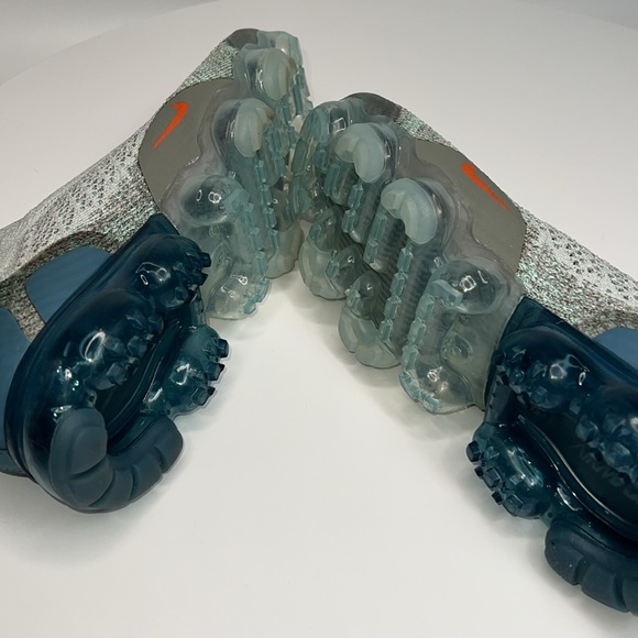 💙NWT NIKE WOMENS AIR VAPORMAX FK MOC 2 IN SIZE 7.5 - Picture 8 of 11